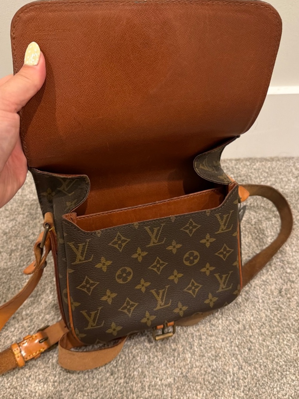 Authentic Louis Vuitton bag - Picture 4 of 6